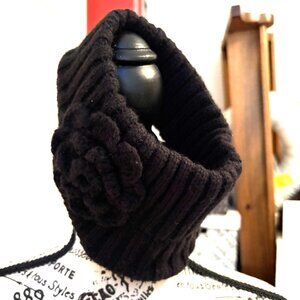 ITEM NO. 40: Black head warmer cap.